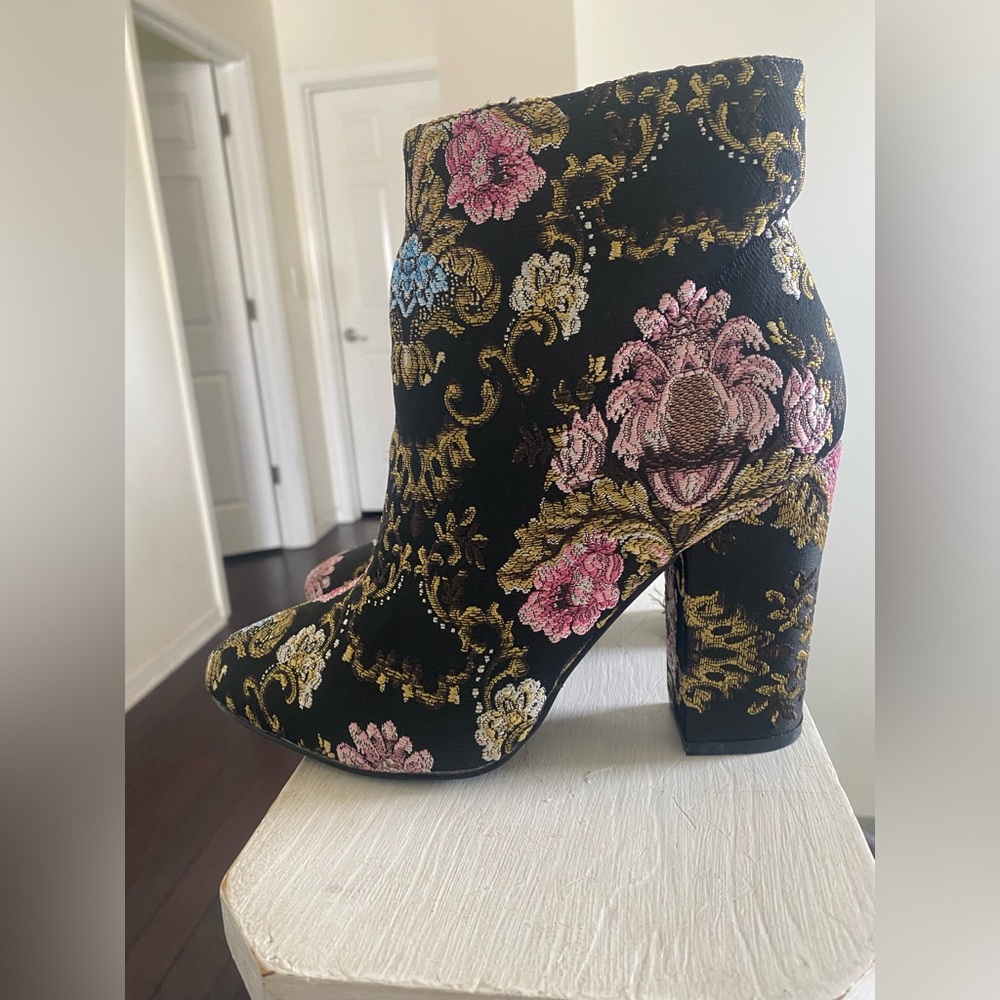 Shoe Dazzle Black and Pink Heeled Boots with Floral Pattern